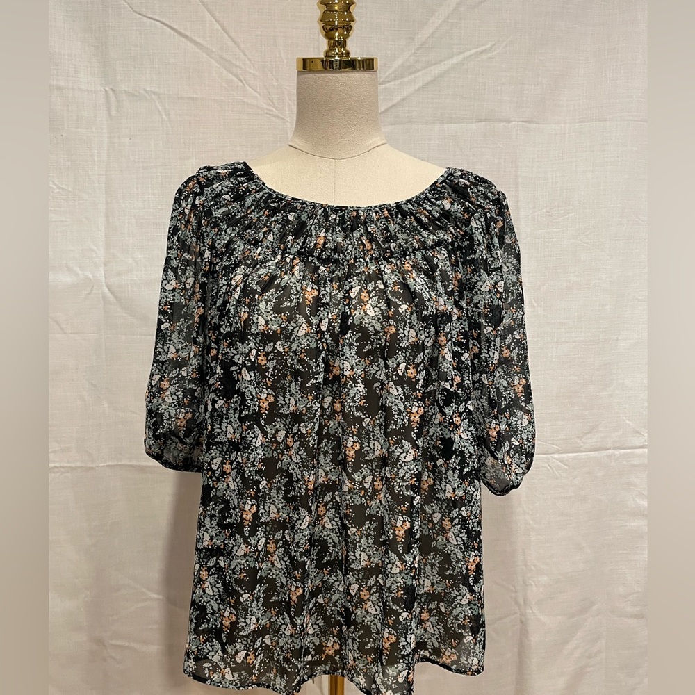 Banana Republic floral top. Slightly sheer. M